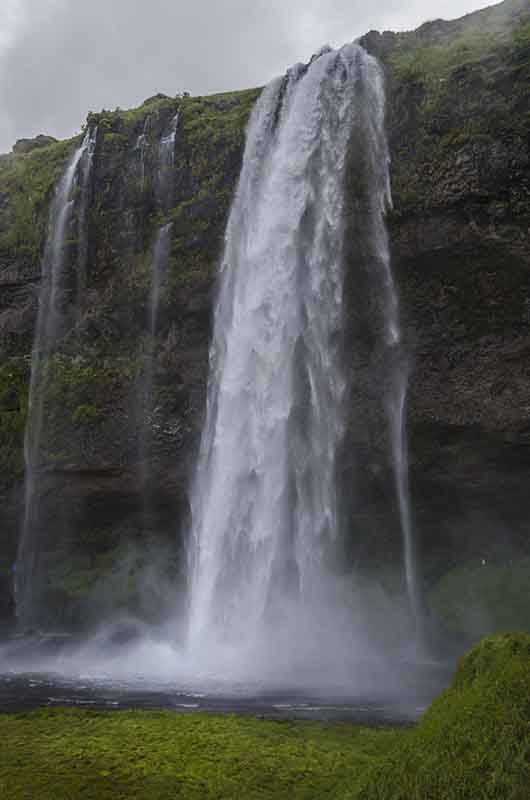 Islandia 090 - catarata de Seljalandsfoss.jpg